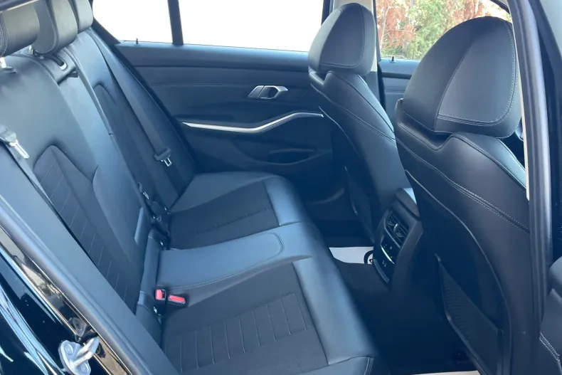 BMW 330 (Seria 3) din 2022 cu 147.000 km - oferta BMW256657 - foto 21