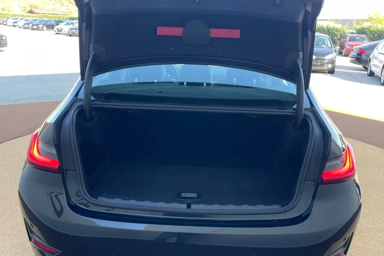 BMW 330 (Seria 3) din 2022 cu 147.000 km - oferta BMW256657 - foto 22