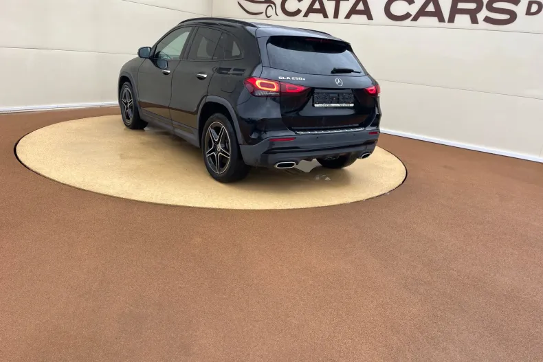 Mercedes-Benz GLA 250 (Clasa GLA) din 2022 cu 177.000 km - oferta MER256658 - foto 11