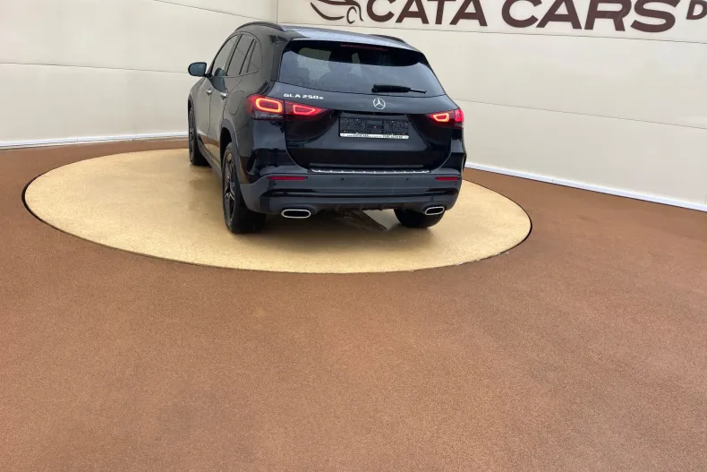 Mercedes-Benz GLA 250 (Clasa GLA) din 2022 cu 177.000 km - oferta MER256658 - foto 12