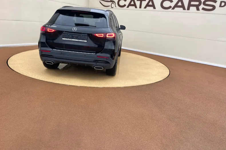 Mercedes-Benz GLA 250 (Clasa GLA) din 2022 cu 177.000 km - oferta MER256658 - foto 14