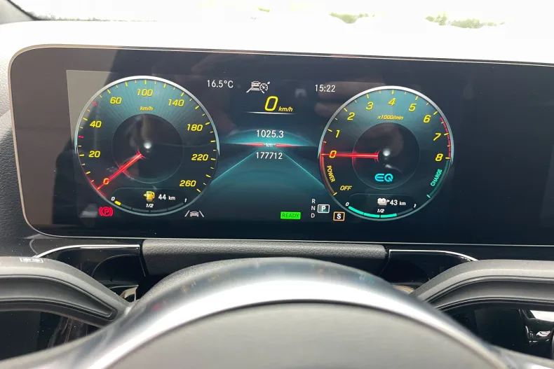 Mercedes-Benz GLA 250 (Clasa GLA) din 2022 cu 177.000 km - oferta MER256658 - foto 39