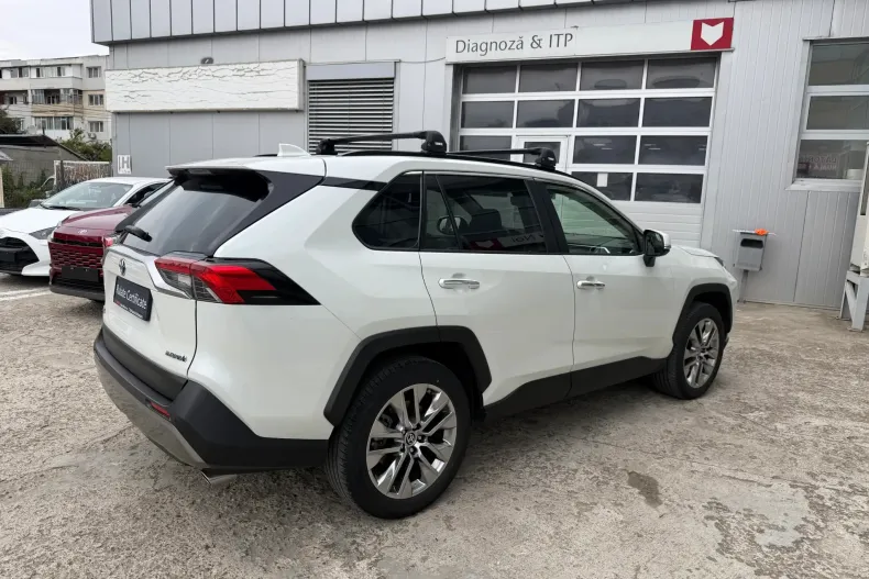 Toyota RAV4 din 2022 cu 90.900 km - oferta TOY256685 - foto 4