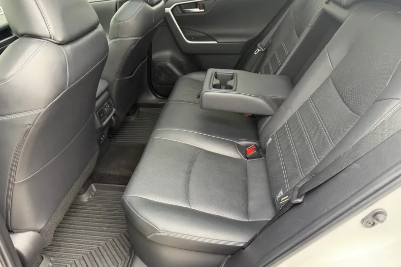 Toyota RAV4 din 2022 cu 90.900 km - oferta TOY256685 - foto 19