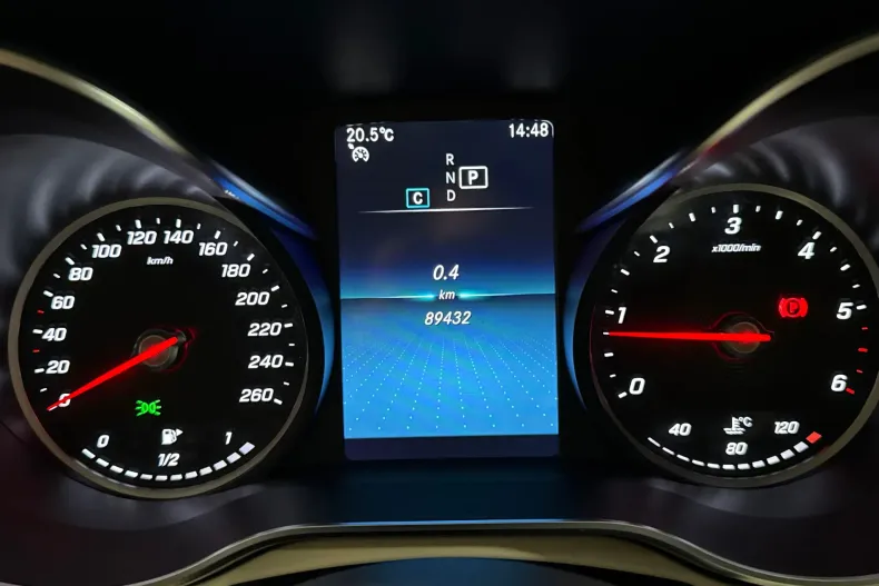 Mercedes-Benz C 200 (Clasa C) din 2020 cu 89.432 km - oferta MER256702 - foto 10
