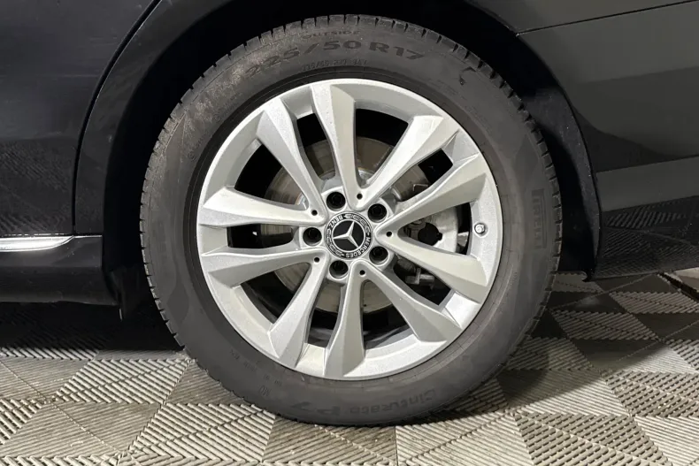 Mercedes-Benz C 200 (Clasa C) din 2020 cu 89.432 km - oferta MER256702 - foto 13