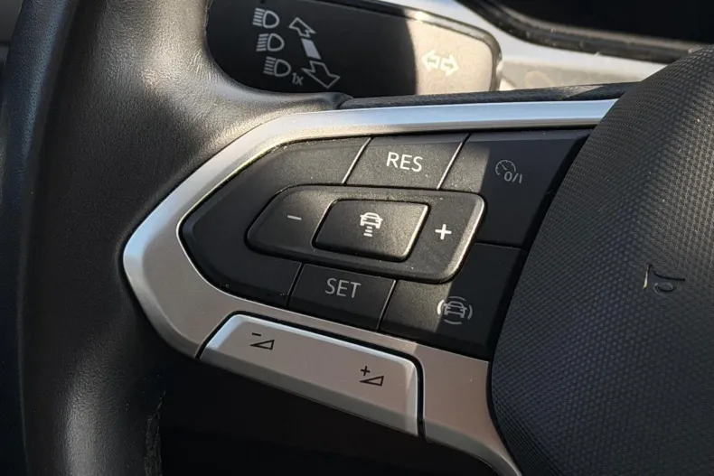 Volkswagen T-Roc din 2022 cu 51.000 km - oferta VOL256706 - foto 26