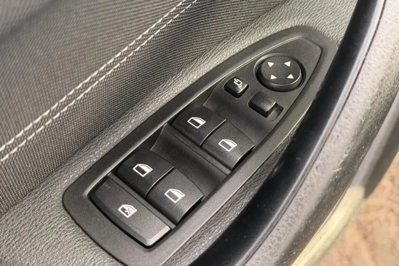 BMW X1 (Seria X) din 2020 cu 101.000 km - oferta BMW256713 - foto 31