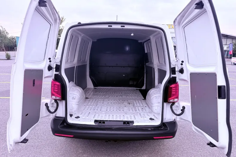 Volkswagen Transporter din 2024 cu 103.280 km - oferta VOL256715 - foto 16