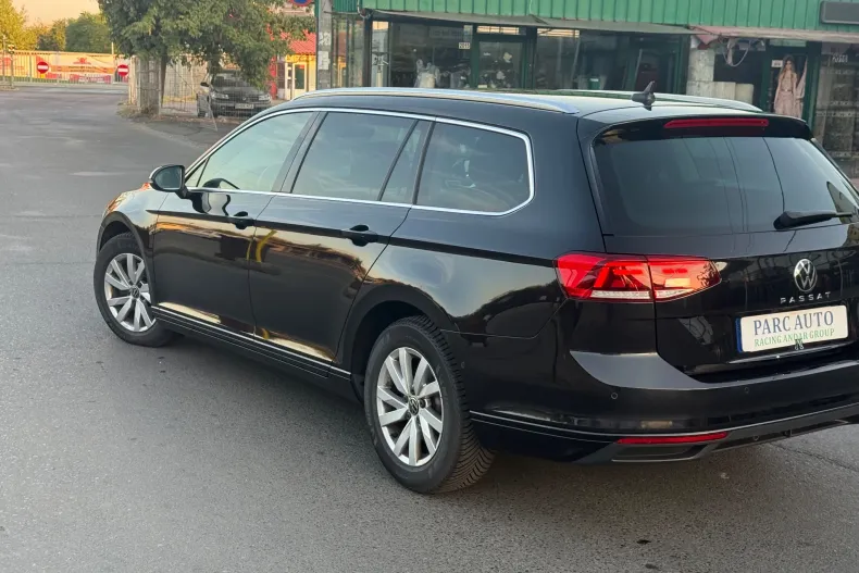 Volkswagen Passat din 2023 cu 177.622 km - oferta VOL256716 - foto 8