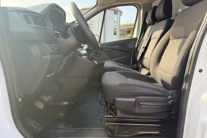 Renault Trafic din 2023 cu 178.046 km - oferta REN256717 - foto 30