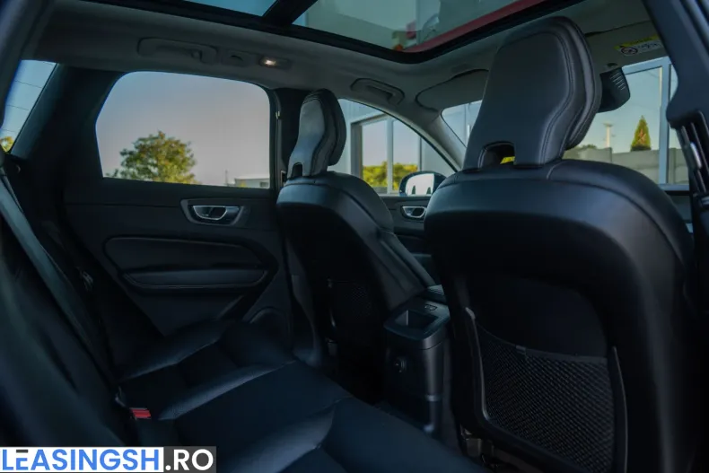 Volvo XC60 din 2024 cu 21.350 km - oferta VOL256718 - foto 18