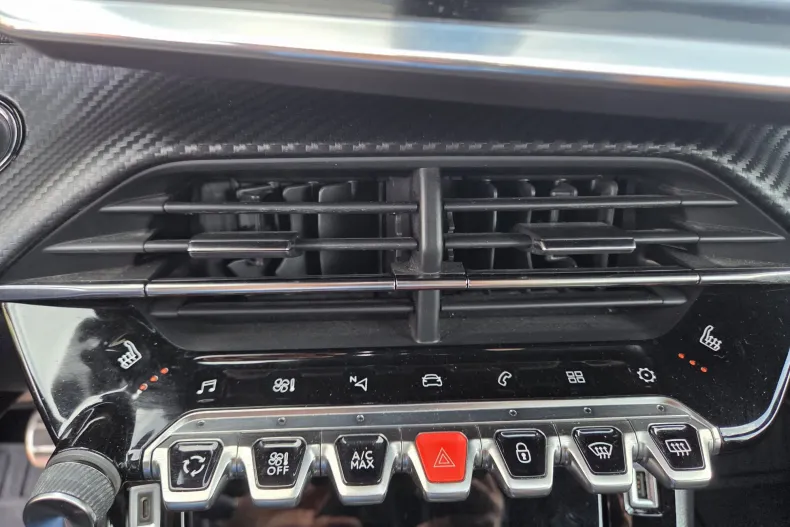 Peugeot 2008 din 2021 cu 167.000 km - oferta PEU256736 - foto 17