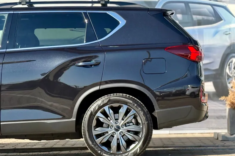 KGM Rexton din 2025 cu 4.990 km - oferta KGM256740 - foto 16