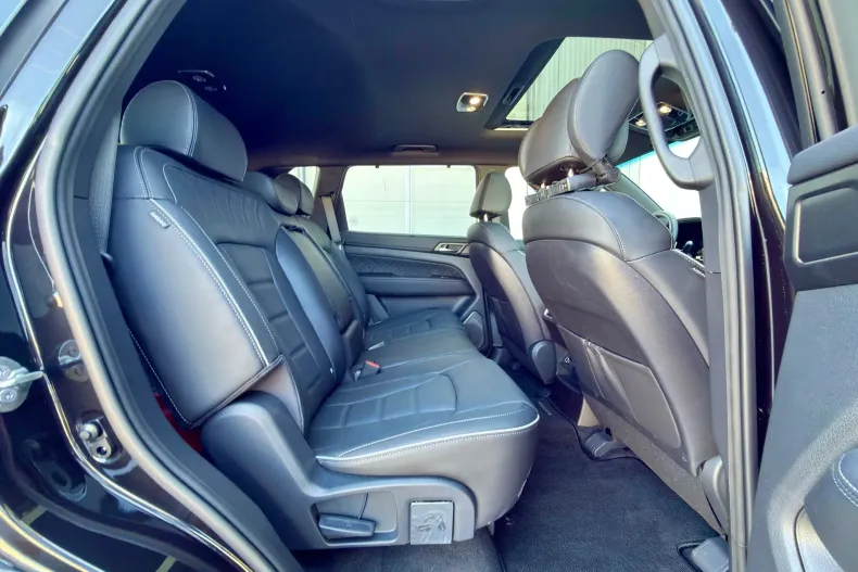 KGM Rexton din 2025 cu 4.990 km - oferta KGM256740 - foto 33