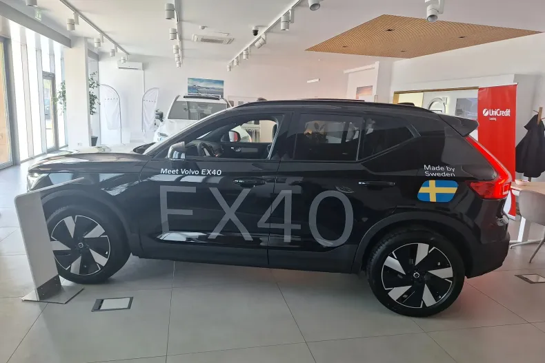 Volvo XC40 din 2026 cu 5 km - oferta VOL256747 - foto 4