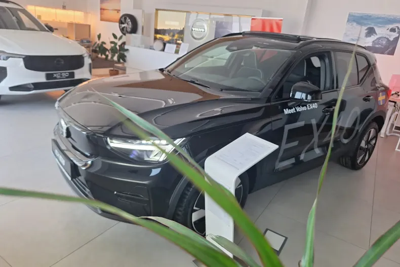 Volvo XC40 din 2026 cu 5 km - oferta VOL256747 - foto 7