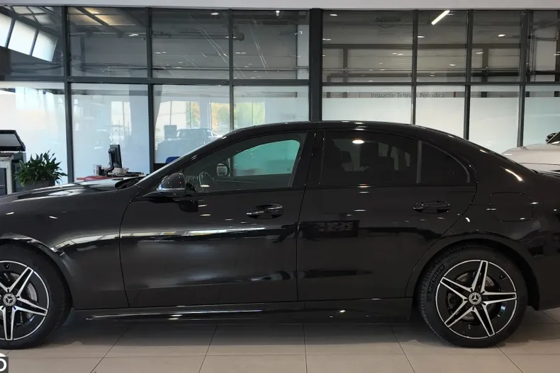 Mercedes-Benz C 300 (Clasa C) din 2023 cu 108.800 km - oferta MER256762 - foto 7