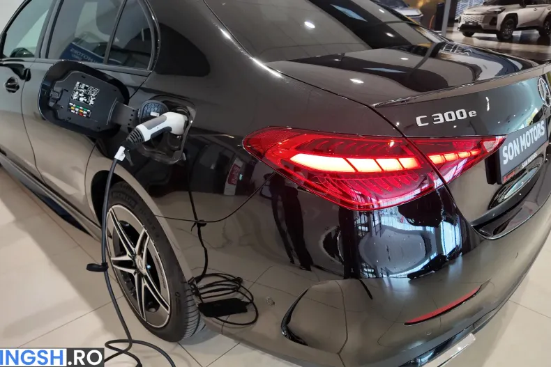 Mercedes-Benz C 300 (Clasa C) din 2023 cu 108.800 km - oferta MER256762 - foto 9
