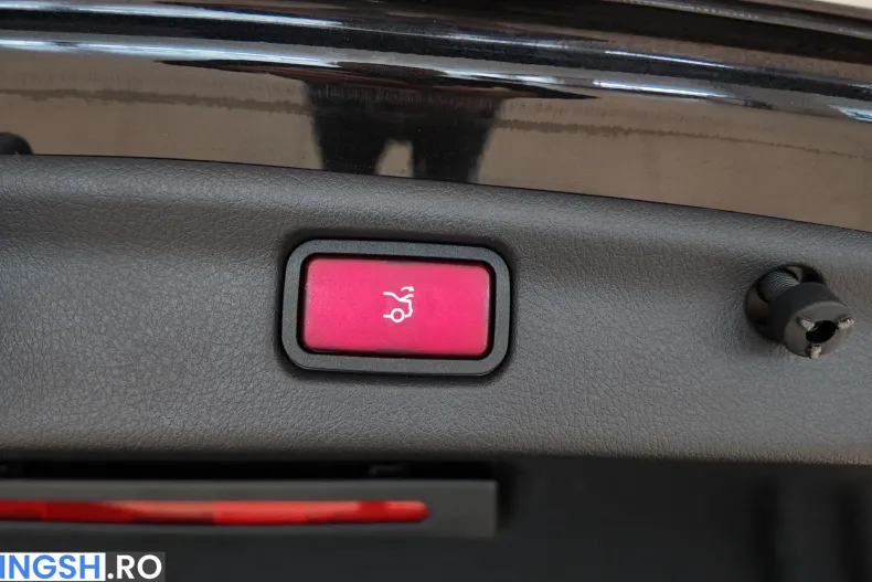 Mercedes-Benz C 300 (Clasa C) din 2023 cu 108.800 km - oferta MER256762 - foto 38