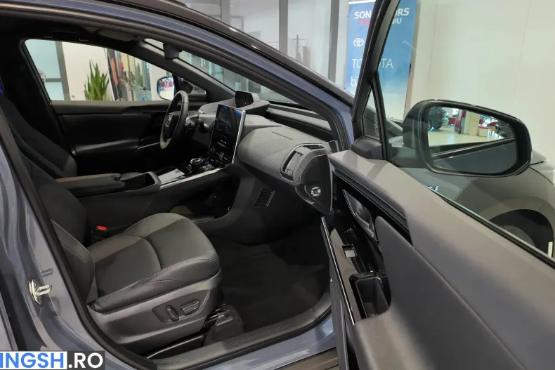 Toyota bZ4X din 2025 cu 6.500 km - oferta TOY256767 - foto 12