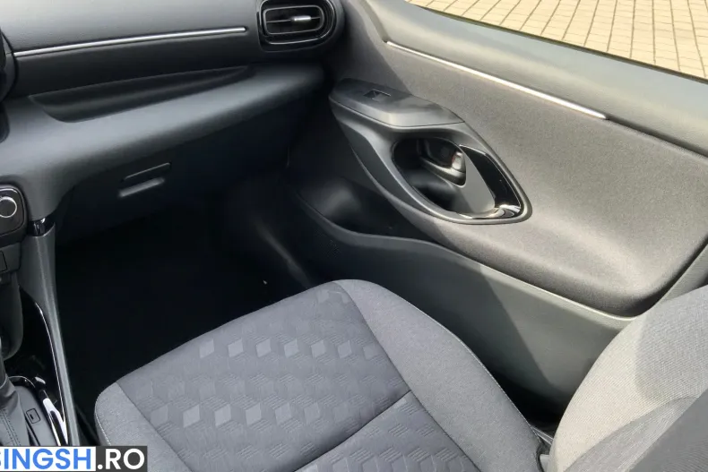 Toyota Yaris din 2025 cu 3 km - oferta TOY256771 - foto 18