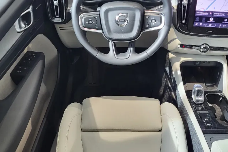 Volvo XC40 din 2026 cu 1 km - oferta VOL256775 - foto 8