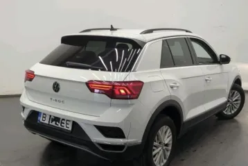 Volkswagen T-Roc din 2022 - oferta VOL256787