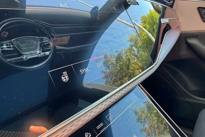 Audi Q8 din 2026 cu 1.080 km - oferta AUD256801 - foto 20