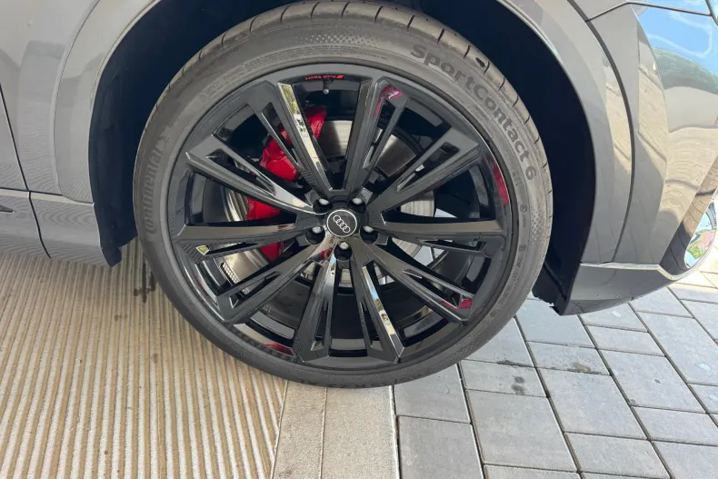 Audi Q8 din 2026 cu 1.080 km - oferta AUD256801 - foto 24