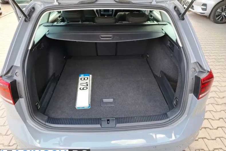 Volkswagen Passat din 2023 cu 55.461 km - oferta VOL256833 - foto 10