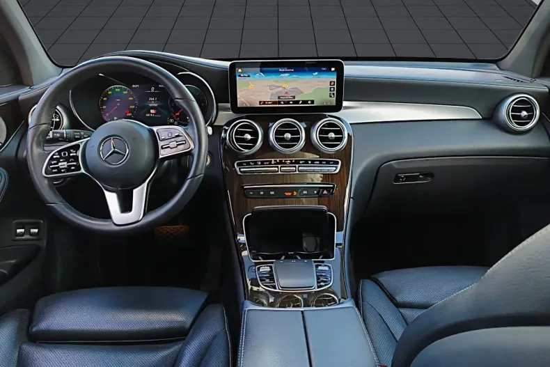 Mercedes-Benz GLC 300 (Clasa GLC) din 2021 cu 107.950 km - oferta MER256841 - foto 2