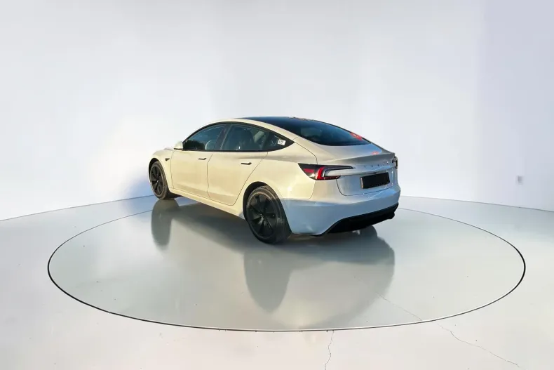 Tesla Model 3 din 2026 cu 100 km - oferta TES256849 - foto 2