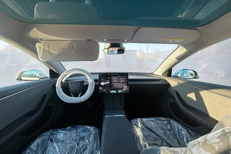 Tesla Model 3 din 2026 cu 100 km - oferta TES256849 - foto 6