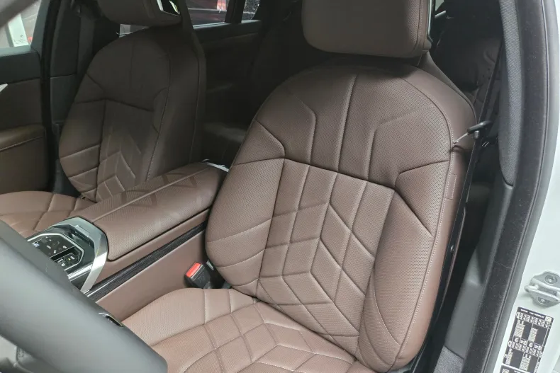 BMW 740 (Seria 7) din 2026 cu 20 km - oferta BMW256855 - foto 6