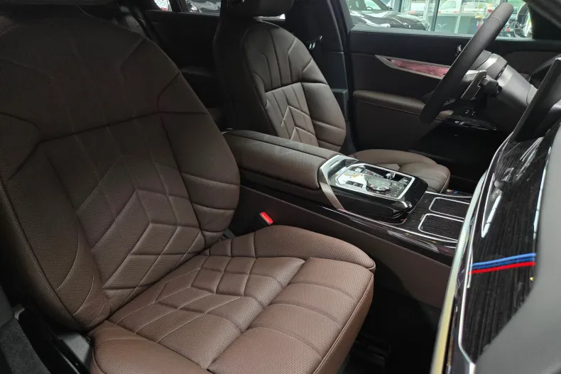 BMW 740 (Seria 7) din 2026 cu 20 km - oferta BMW256855 - foto 10