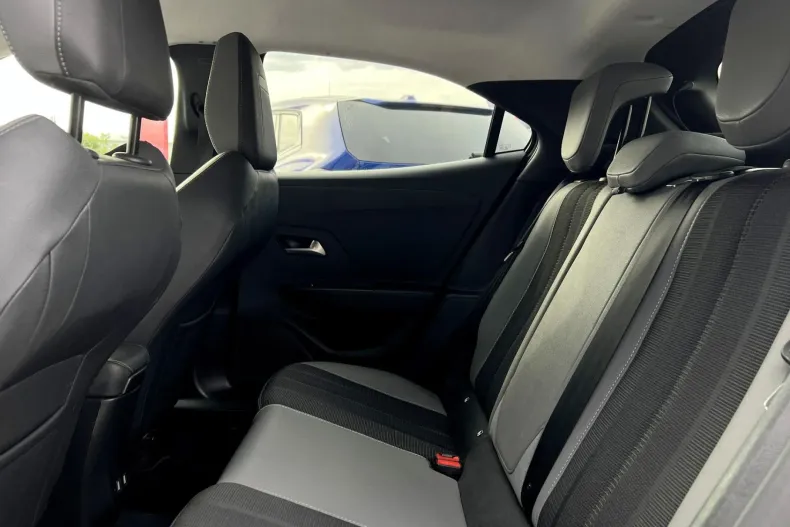 Opel Mokka din 2023 cu 130.176 km - oferta OPE256858 - foto 25