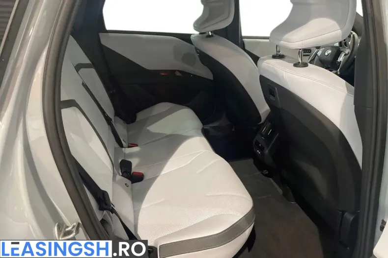 BMW iX3 (Seria X) din 2026 cu 14.400 km - oferta BMW256876 - foto 16