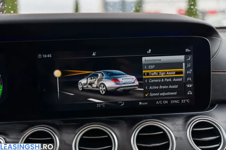 Mercedes-Benz E 300 (Clasa E) din 2020 cu 122.501 km - oferta MER256902 - foto 31