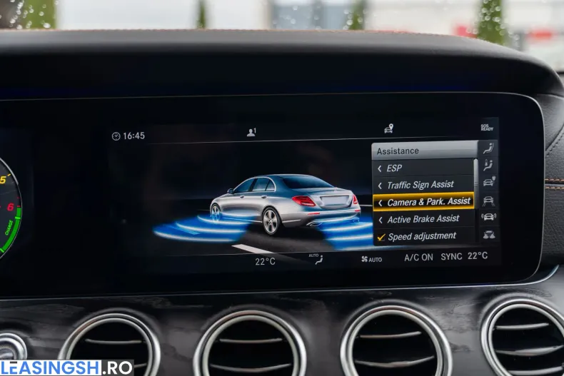 Mercedes-Benz E 300 (Clasa E) din 2020 cu 122.501 km - oferta MER256902 - foto 32
