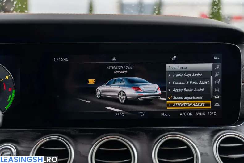 Mercedes-Benz E 300 (Clasa E) din 2020 cu 122.501 km - oferta MER256902 - foto 35