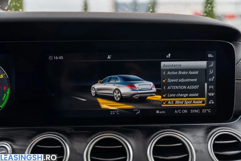 Mercedes-Benz E 300 (Clasa E) din 2020 cu 122.501 km - oferta MER256902 - foto 37