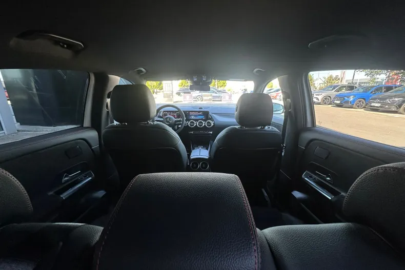 Mercedes-Benz GLA 220 (Clasa GLA) din 2026 cu 10 km - oferta MER256907 - foto 10