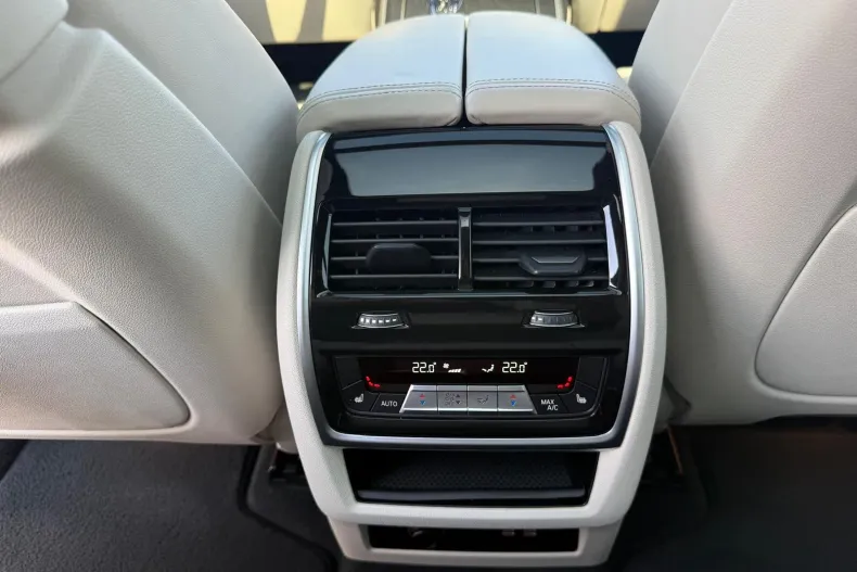 BMW X7 (Seria X) din 2021 cu 61.590 km - oferta BMW256911 - foto 26