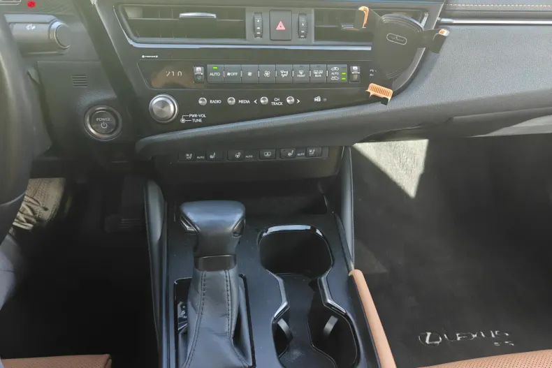 Lexus ES din 2023 cu 150.000 km - oferta LEX256917 - foto 7
