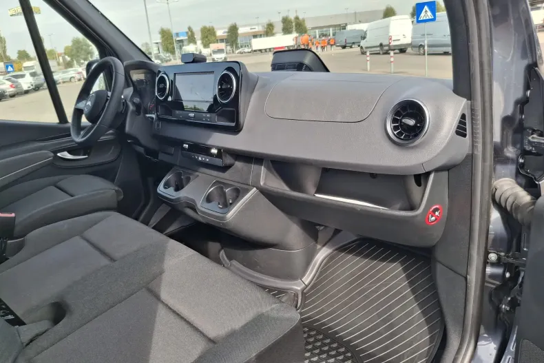 Mercedes-Benz Sprinter din 2026 cu 1.500 km - oferta MER256932 - foto 11