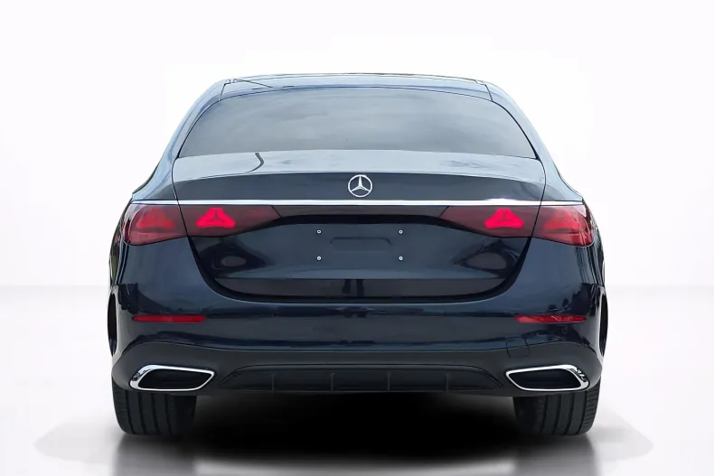 Mercedes-Benz E 200 (Clasa E) din 2026 cu 10 km - oferta MER256934 - foto 4
