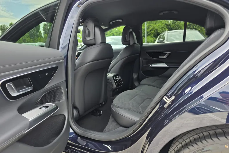 Mercedes-Benz E 200 (Clasa E) din 2026 cu 10 km - oferta MER256934 - foto 14