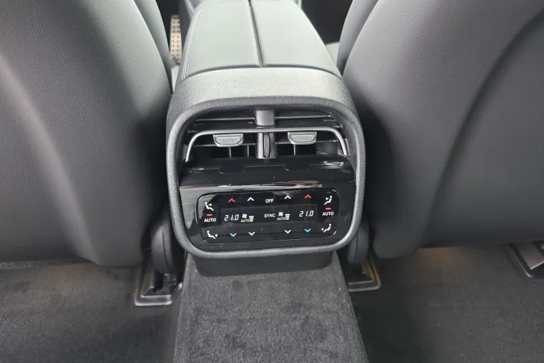 Mercedes-Benz E 200 (Clasa E) din 2026 cu 10 km - oferta MER256934 - foto 16