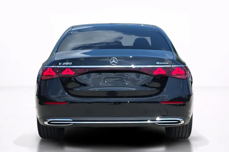 Mercedes-Benz E 200 (Clasa E) din 2026 cu 10 km - oferta MER256935 - foto 4
